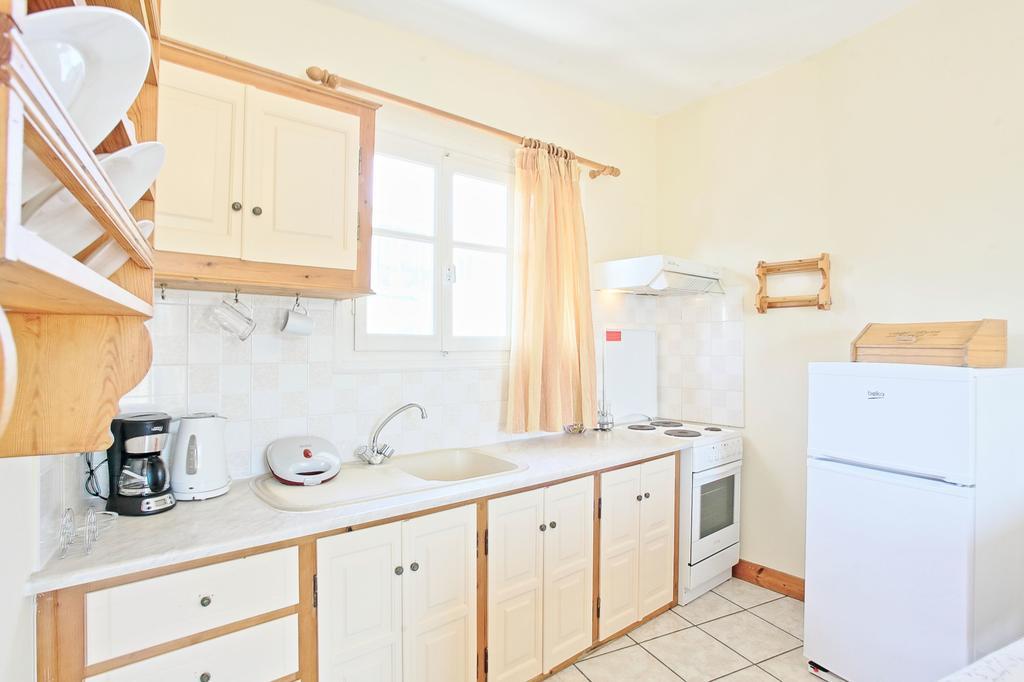 Avgi Ena Apartment Гайос Екстериор снимка